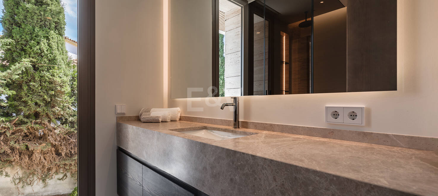 Brand- New Masterpiece z Spa Wellness i designer finały