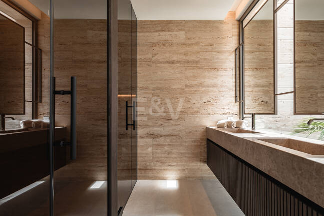 Un nouveau chef-d'œuvre avec spa bien-être et finitions design