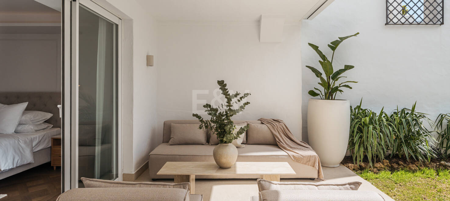 Chic Beachfront Apartment on Marbella’s Golden Mile