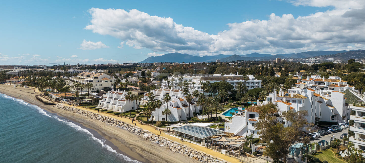 Chic Beachfront Apartment on Marbella’s Golden Mile