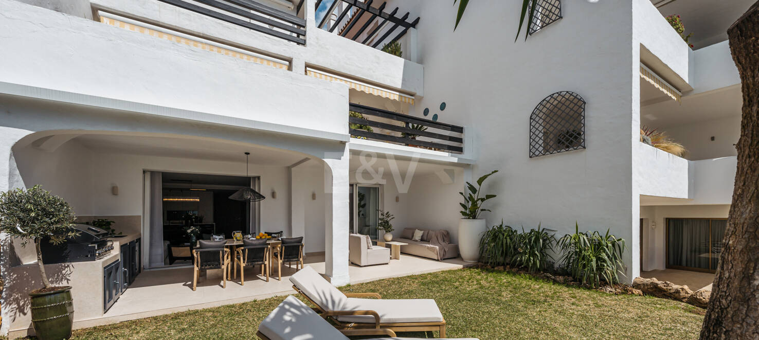 Chic Beachfront Apartment on Marbella’s Golden Mile