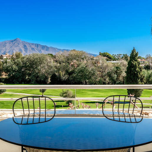 Przestronne Frontline Golf Apartament w odległości spaceru do plaży