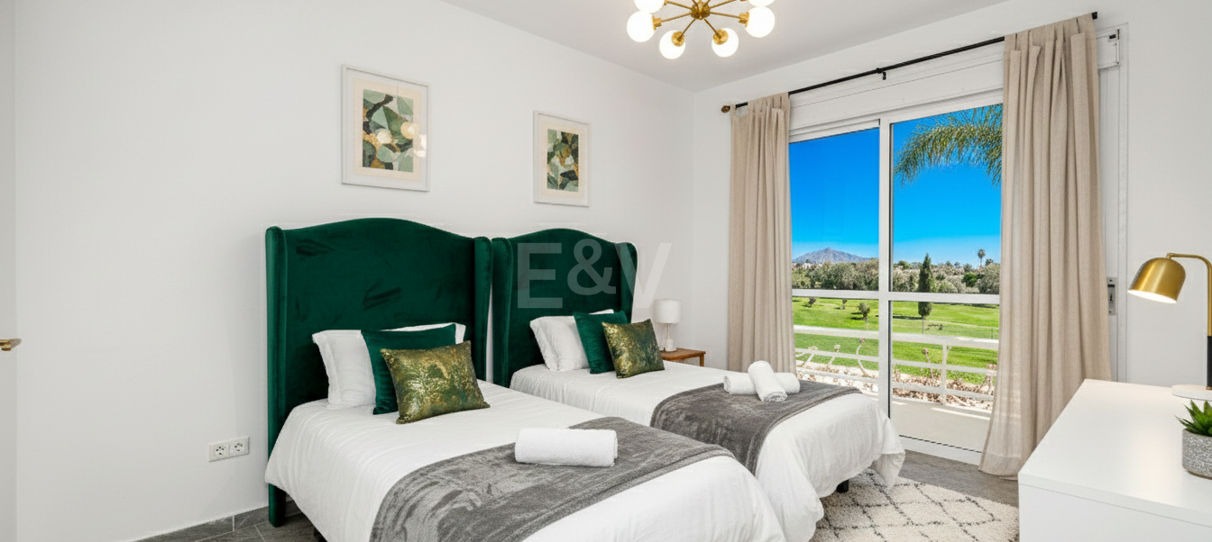 Przestronne Frontline Golf Apartament w odległości spaceru do plaży