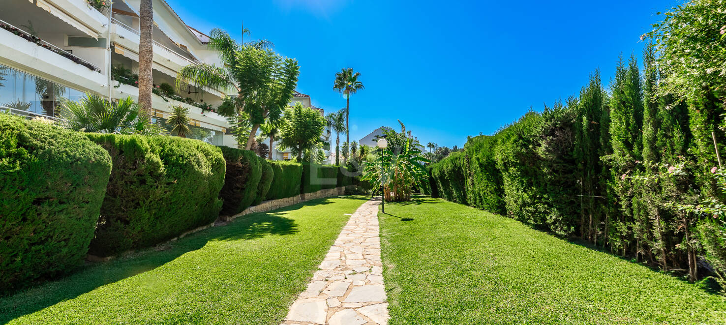 Przestronne Frontline Golf Apartament w odległości spaceru do plaży