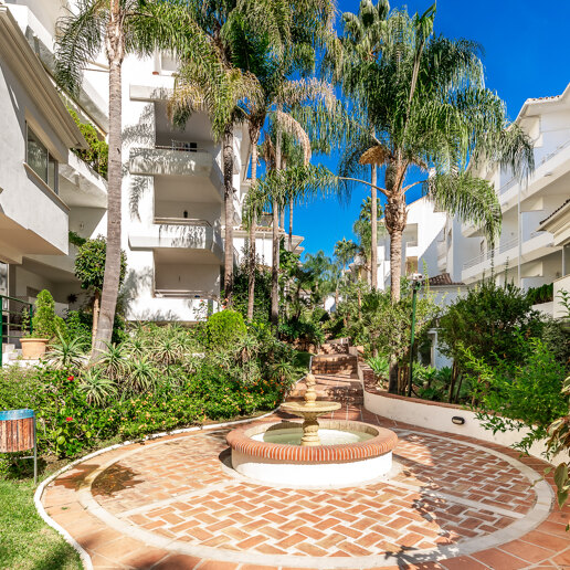 Amplio Apartamento en Primera Línea de Golf a Pocos Pasos de la Playa