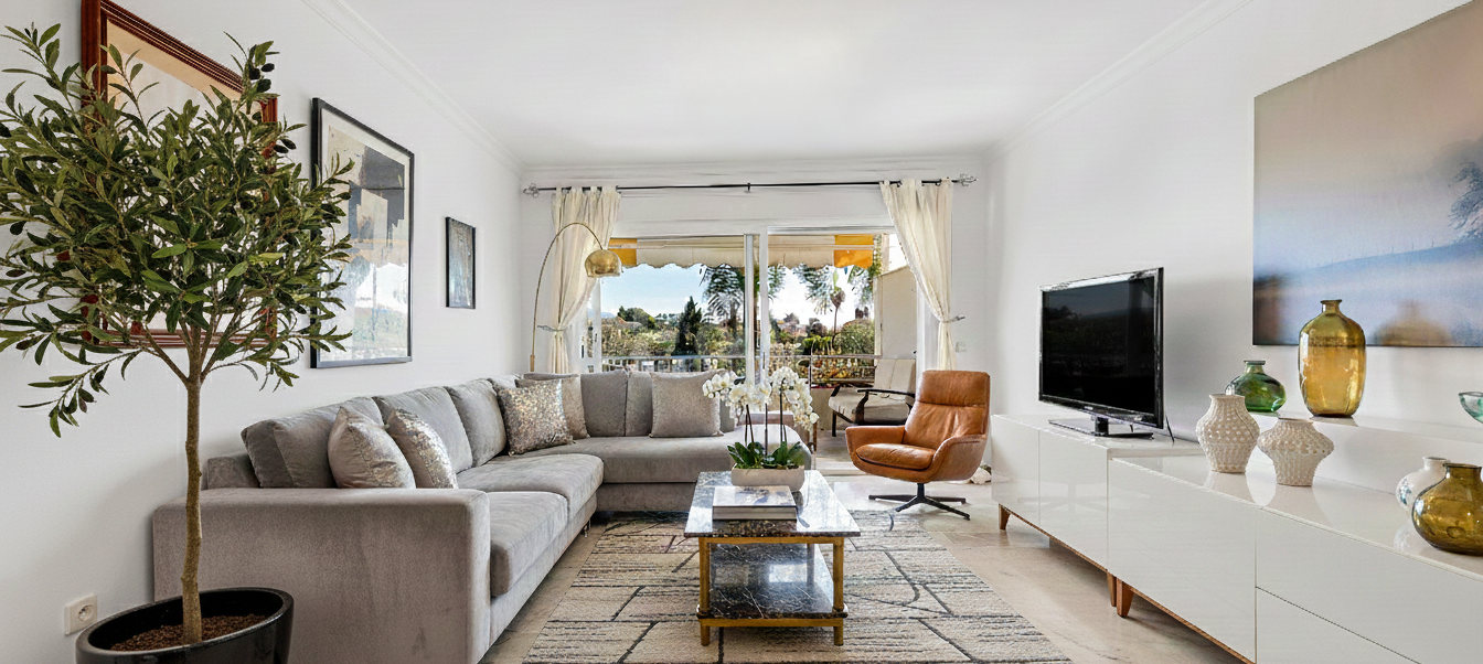 Przestronne Frontline Golf Apartament w odległości spaceru do plaży