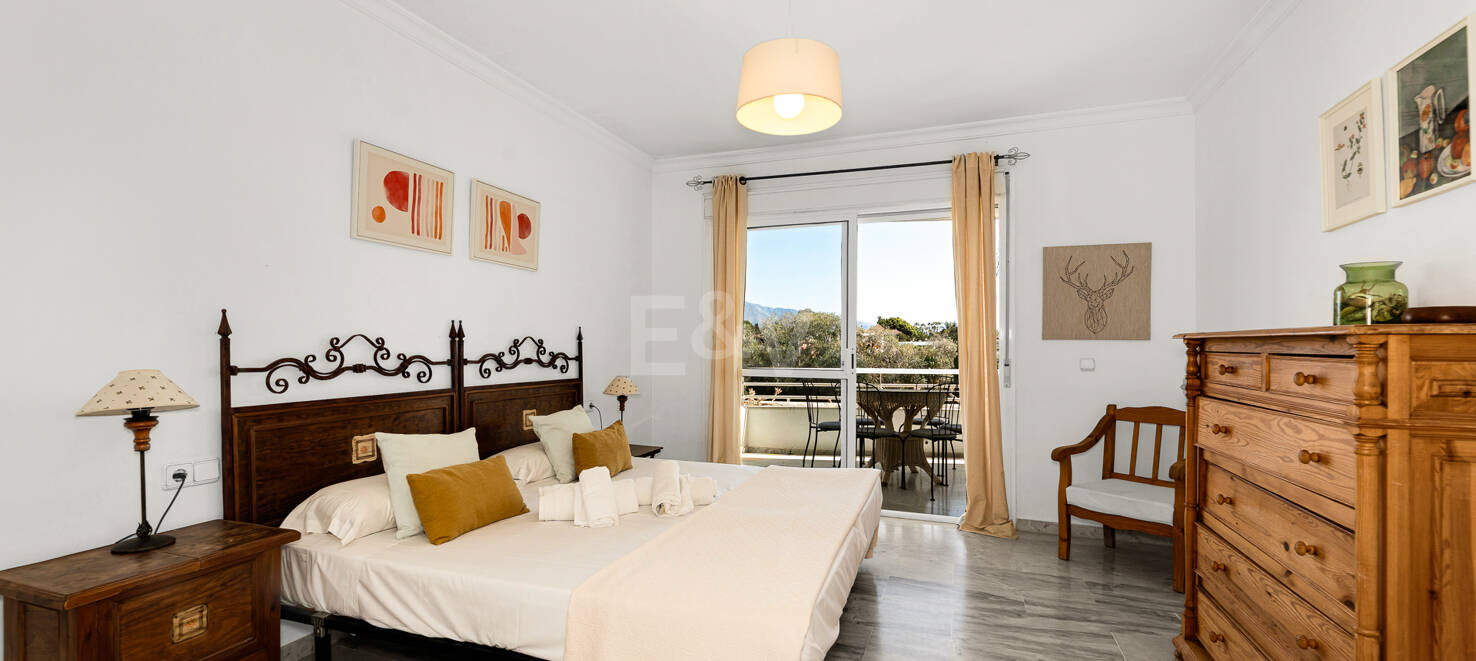 Przestronne Frontline Golf Apartament w odległości spaceru do plaży