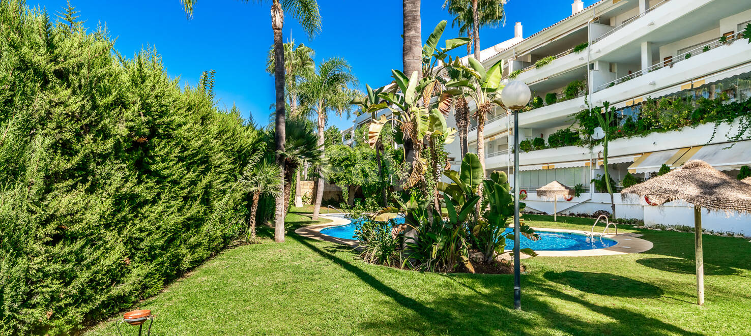 Przestronne Frontline Golf Apartament w odległości spaceru do plaży