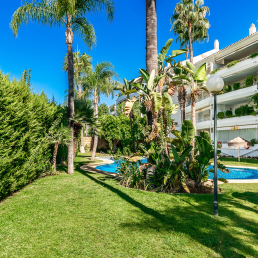 Amplio Apartamento en Primera Línea de Golf a Pocos Pasos de la Playa