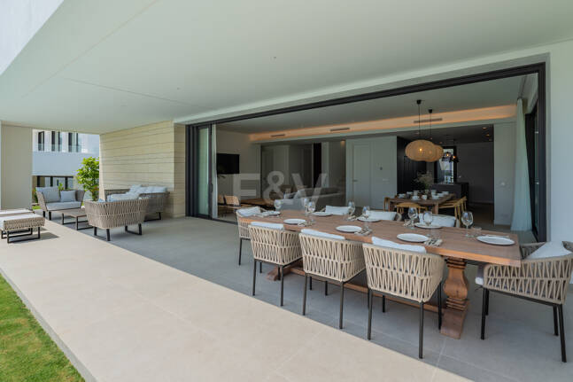 Prestigious Villa with Sea and Mountain Views avaiable for summer rental from 13,330€/week.