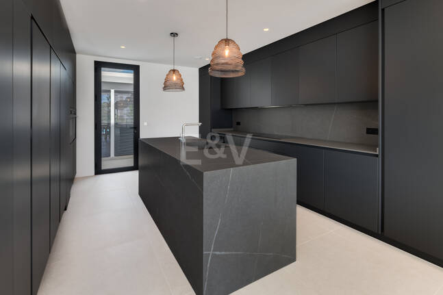 Prestigious Villa with Sea and Mountain Views avaiable for summer rental from 13,330€/week.