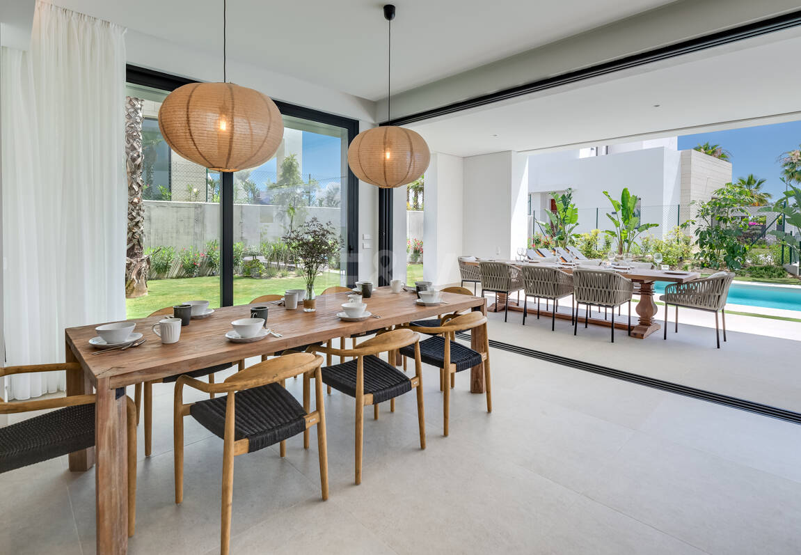 Prestigious Villa with Sea and Mountain Views avaiable for summer rental from 13,330€/week.