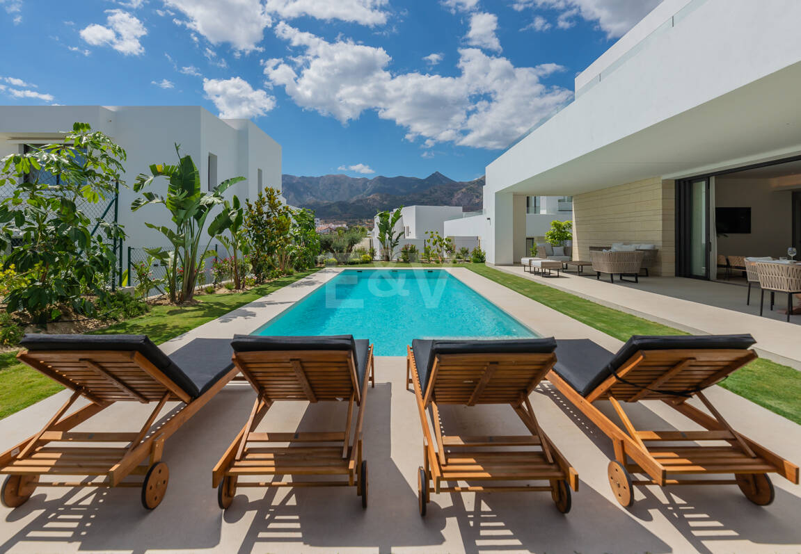 Prestigious Villa with Sea and Mountain Views avaiable for summer rental from 13,330€/week.