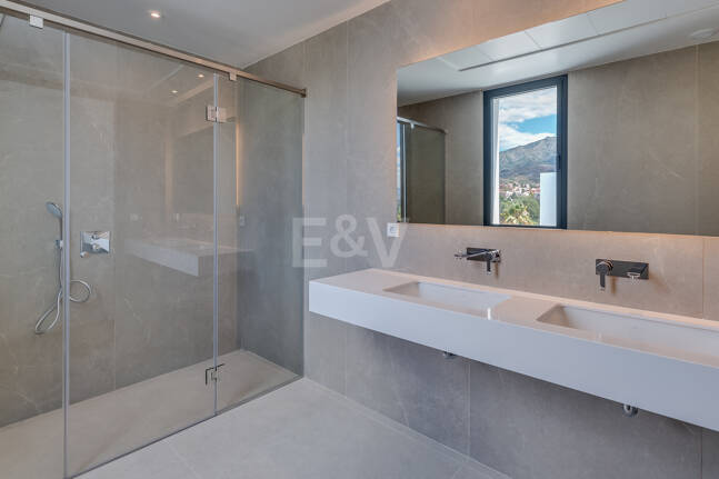 Prestigious Villa with Sea and Mountain Views avaiable for summer rental from 13,330€/week.