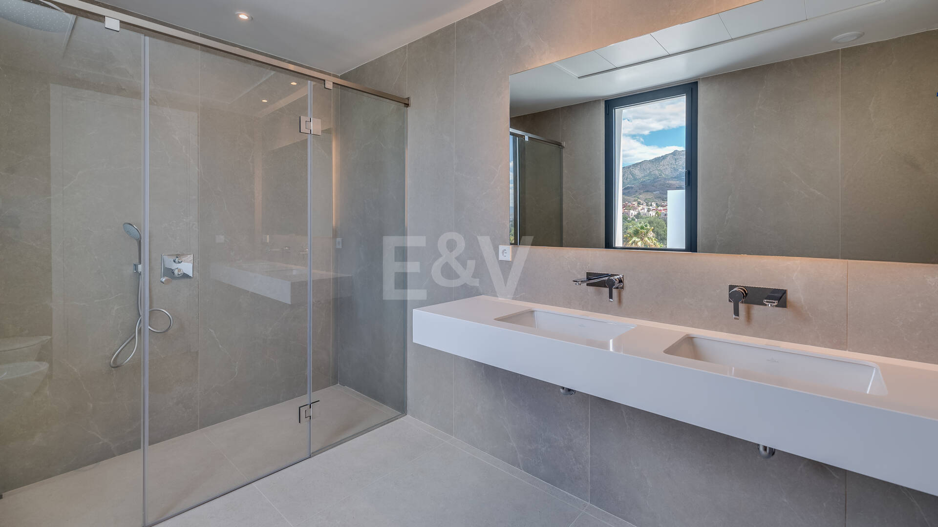 Prestigious Villa with Sea and Mountain Views avaiable for summer rental from 13,330€/week.