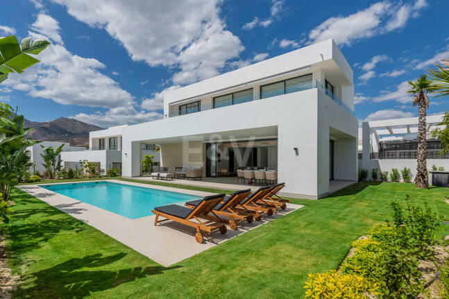 Prestigious Villa with Sea and Mountain Views avaiable for summer rental from 13,330€/week.