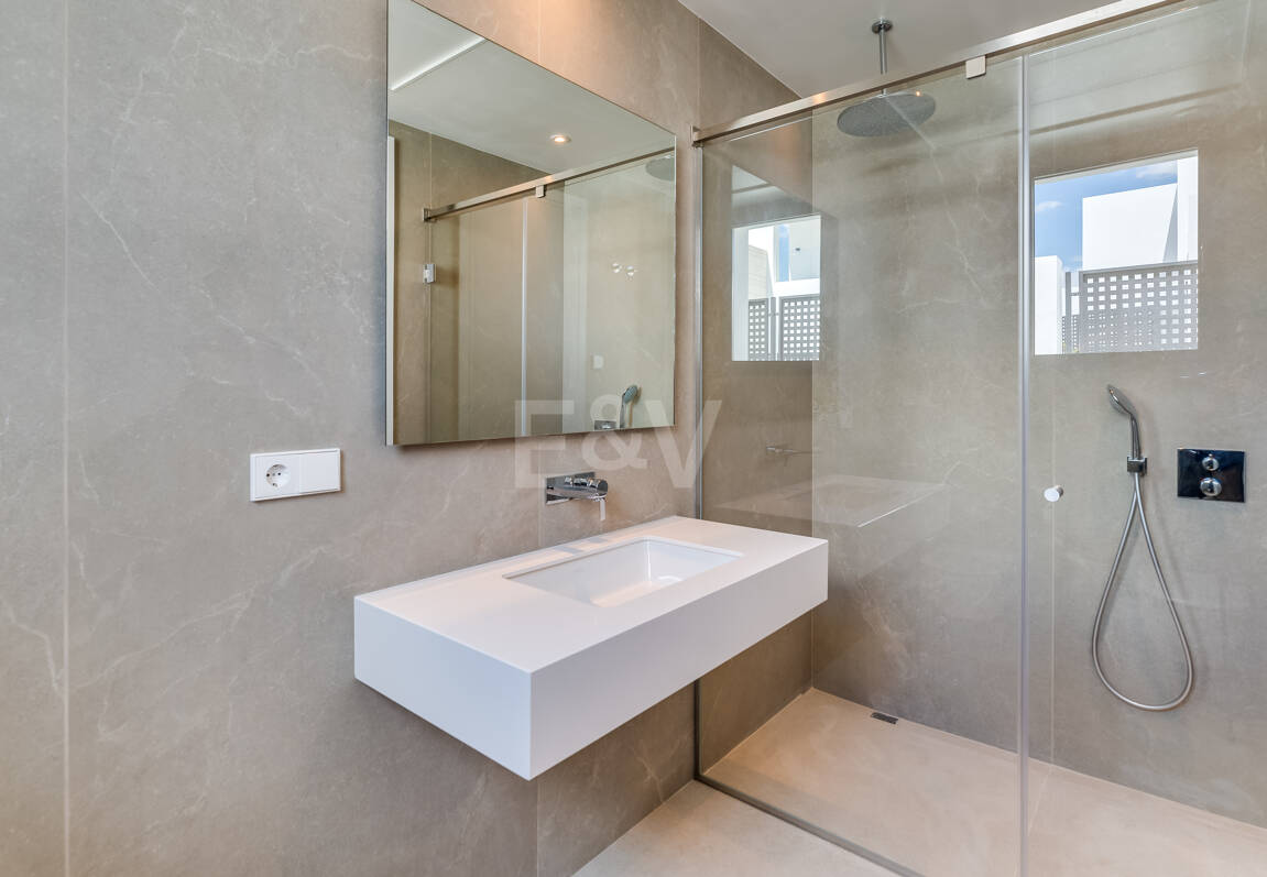 Prestigious Villa with Sea and Mountain Views avaiable for summer rental from 13,330€/week.