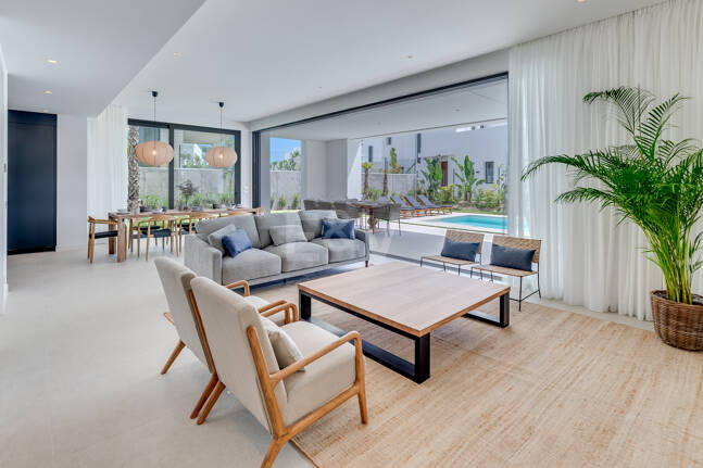 Prestigious Villa with Sea and Mountain Views avaiable for summer rental from 13,330€/week.