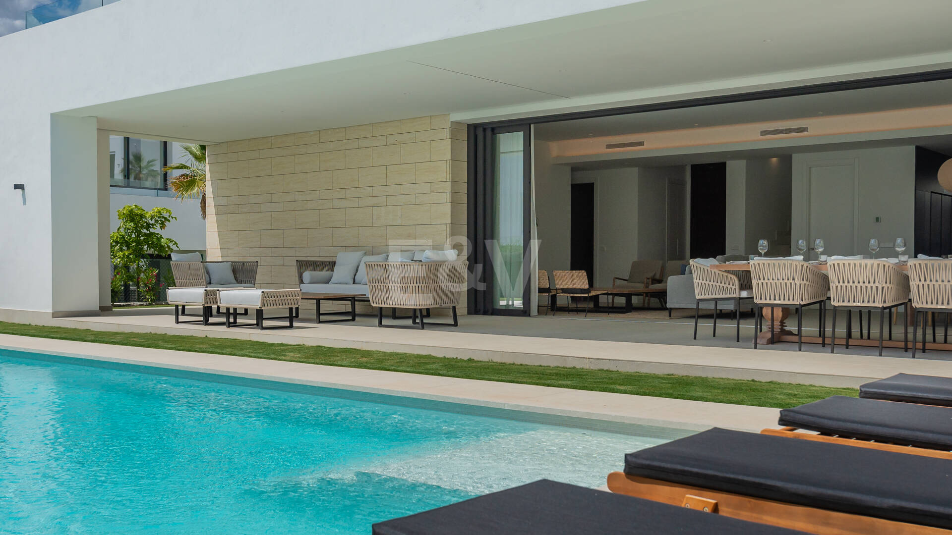 Prestigious Villa with Sea and Mountain Views avaiable for summer rental from 13,330€/week.