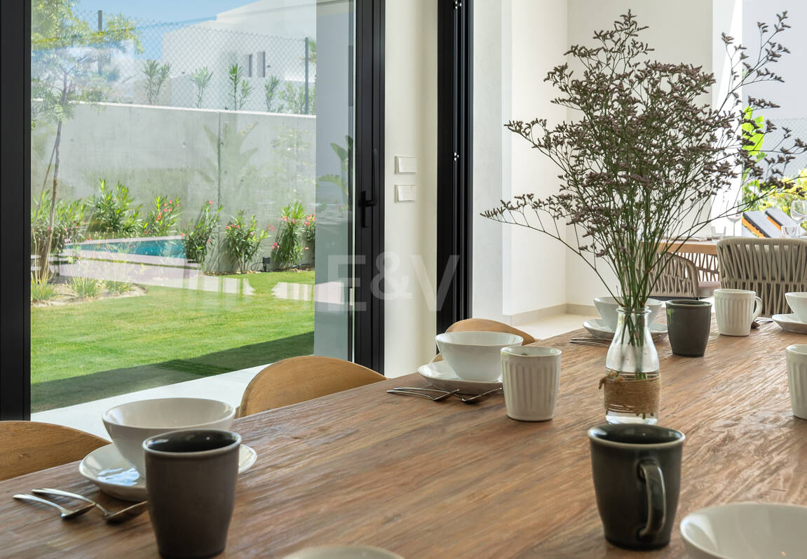 Prestigious Villa with Sea and Mountain Views avaiable for summer rental from 13,330€/week.