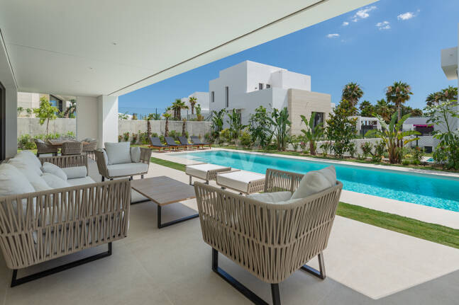 Prestigious Villa with Sea and Mountain Views avaiable for summer rental from 13,330€/week.