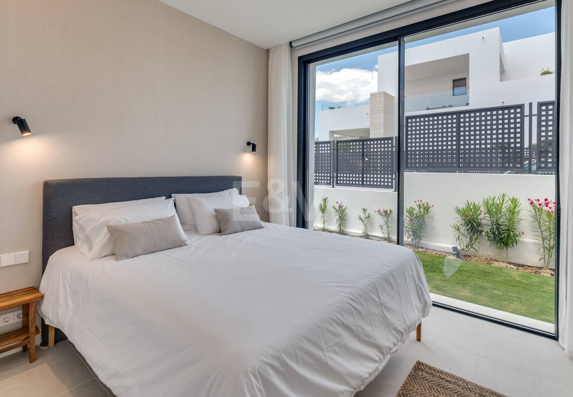 Prestigious Villa with Sea and Mountain Views avaiable for summer rental from 13,330€/week.