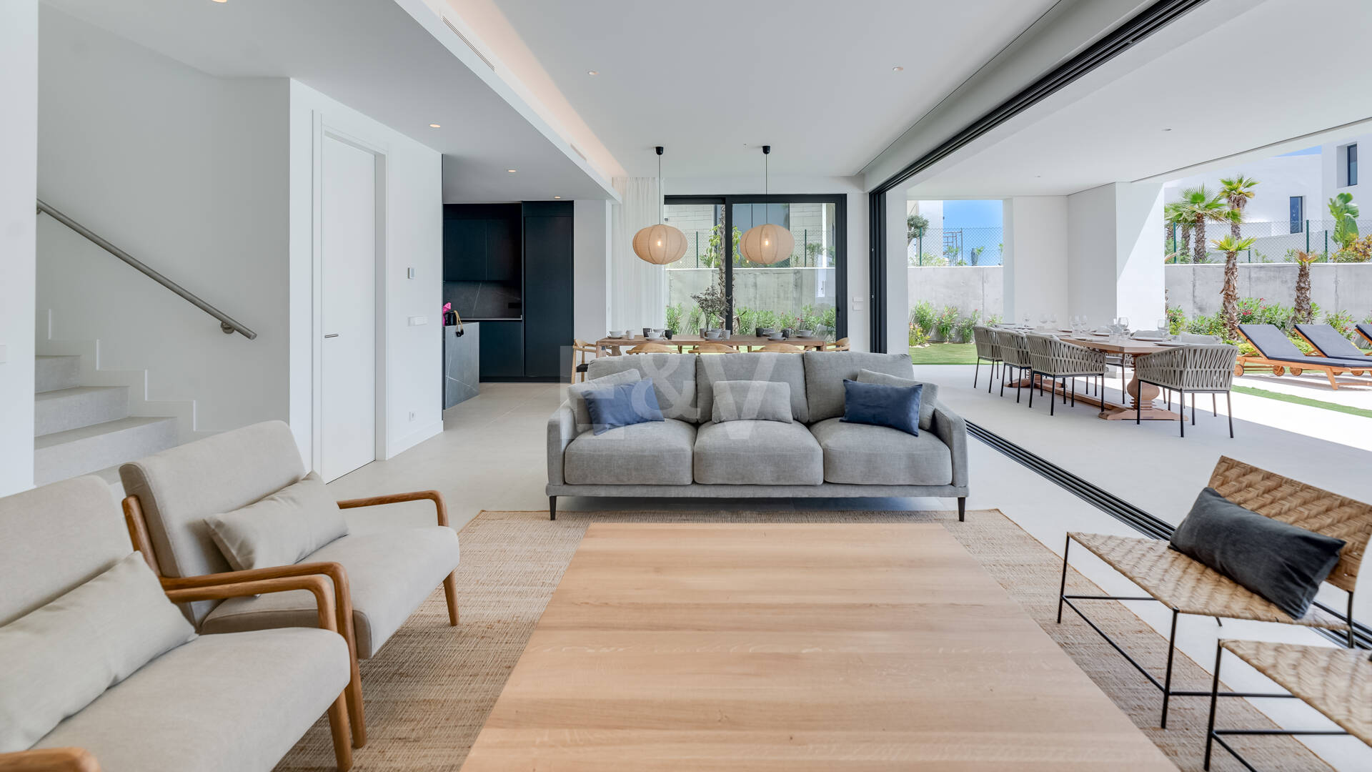 Prestigious Villa with Sea and Mountain Views avaiable for summer rental from 13,330€/week.