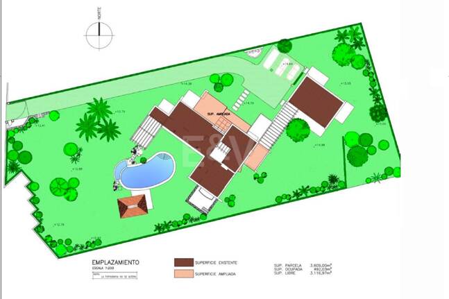 Wunderschöne Villa im andalusischen Cortijo-Stil, nur wenige Schritte vom Strand in der renommierten Guadalmina entfernt.