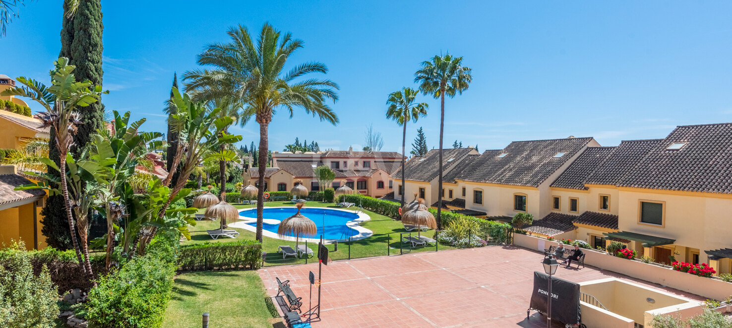 Expansive Semi-Detached Townhouse with Sea Views in Nagüeles, Marbella