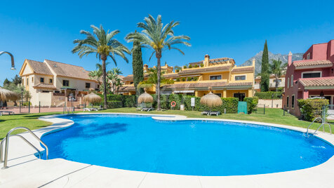 Expansive Semi-Detached Townhouse with Sea Views in Nagüeles, Marbella