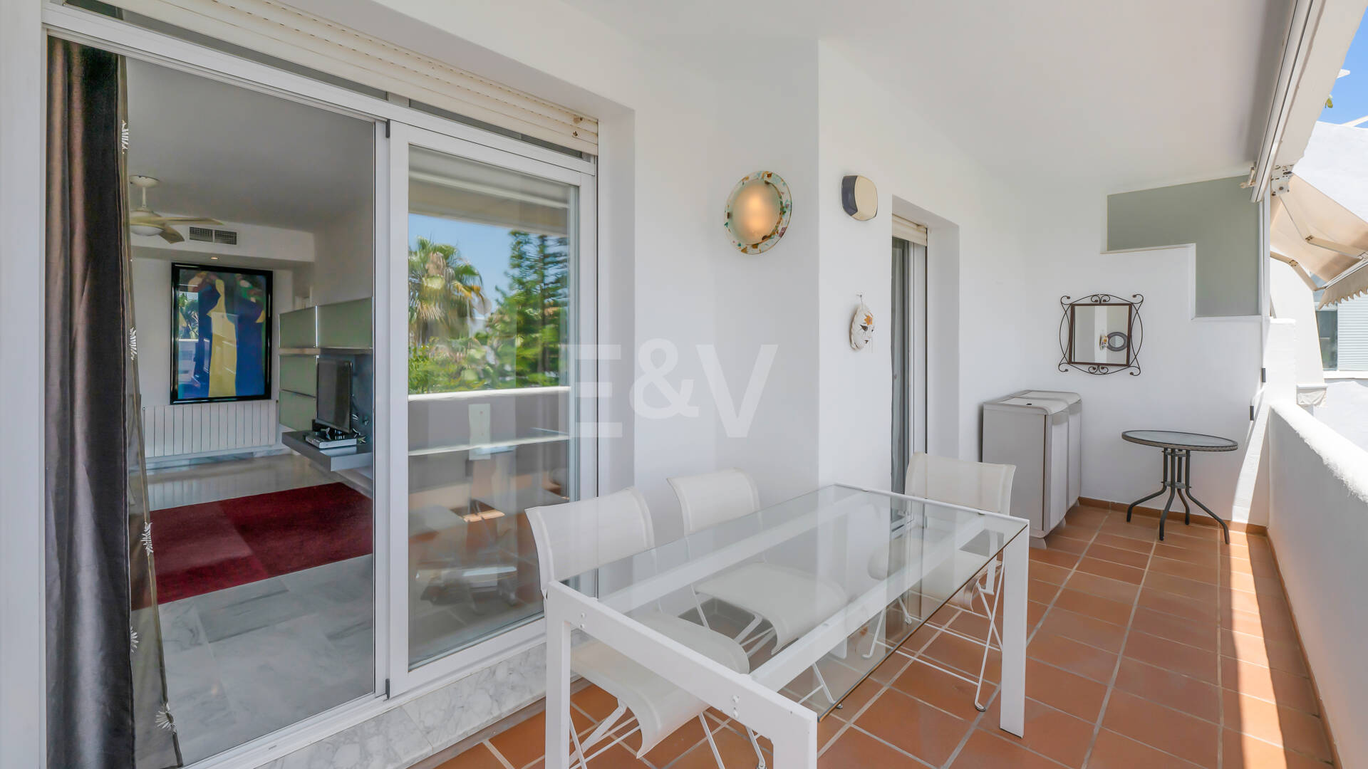 Impresionante ático con vistas panorámicas al mar en la Milla de Oro de Marbella