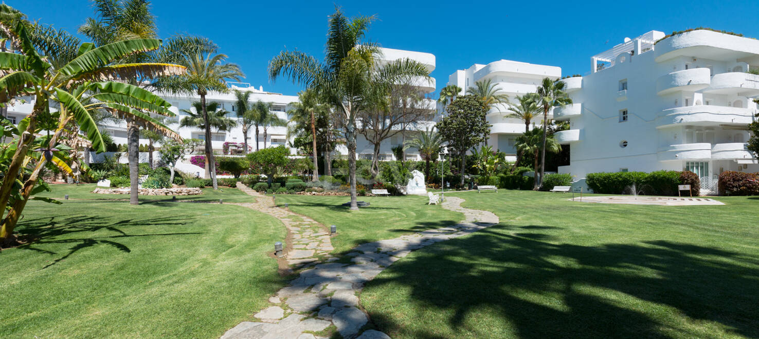 Marbella Golden Mile Stunning Penthouse with Panoramic Sea Views