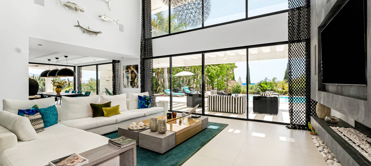 Espectacular villa de nueva contrucción con vistas al mar y al golf