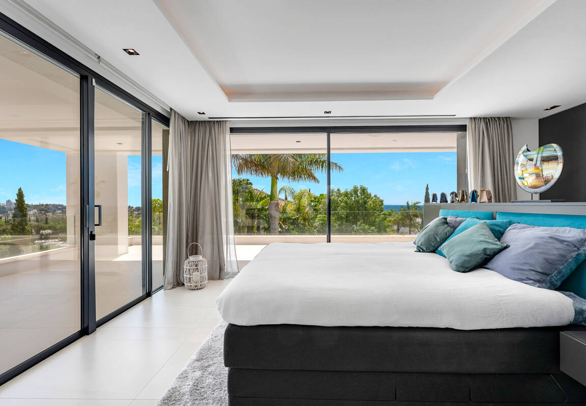 Spektakuläre neue Villa mit Meer- und Golfblick