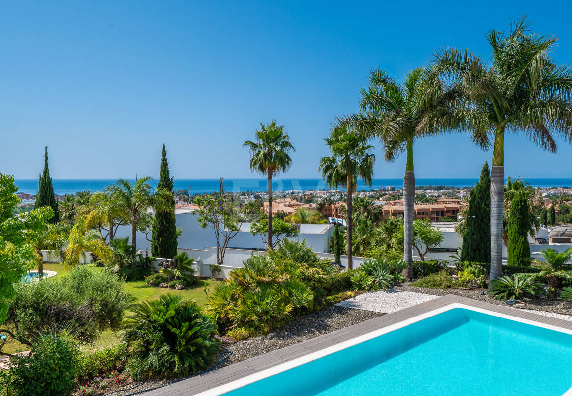 Spektakuläre neue Villa mit Meer- und Golfblick