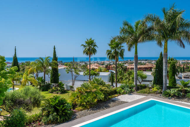 Spektakuläre neue Villa mit Meer- und Golfblick