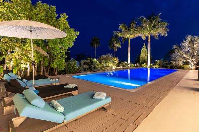 Spektakuläre neue Villa mit Meer- und Golfblick