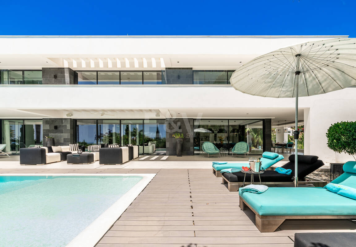 Spektakuläre neue Villa mit Meer- und Golfblick