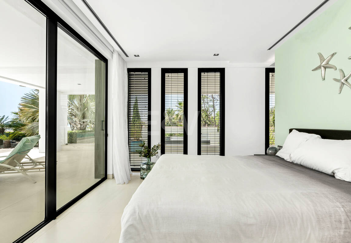 Spektakuläre neue Villa mit Meer- und Golfblick