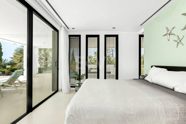 Spektakuläre neue Villa mit Meer- und Golfblick