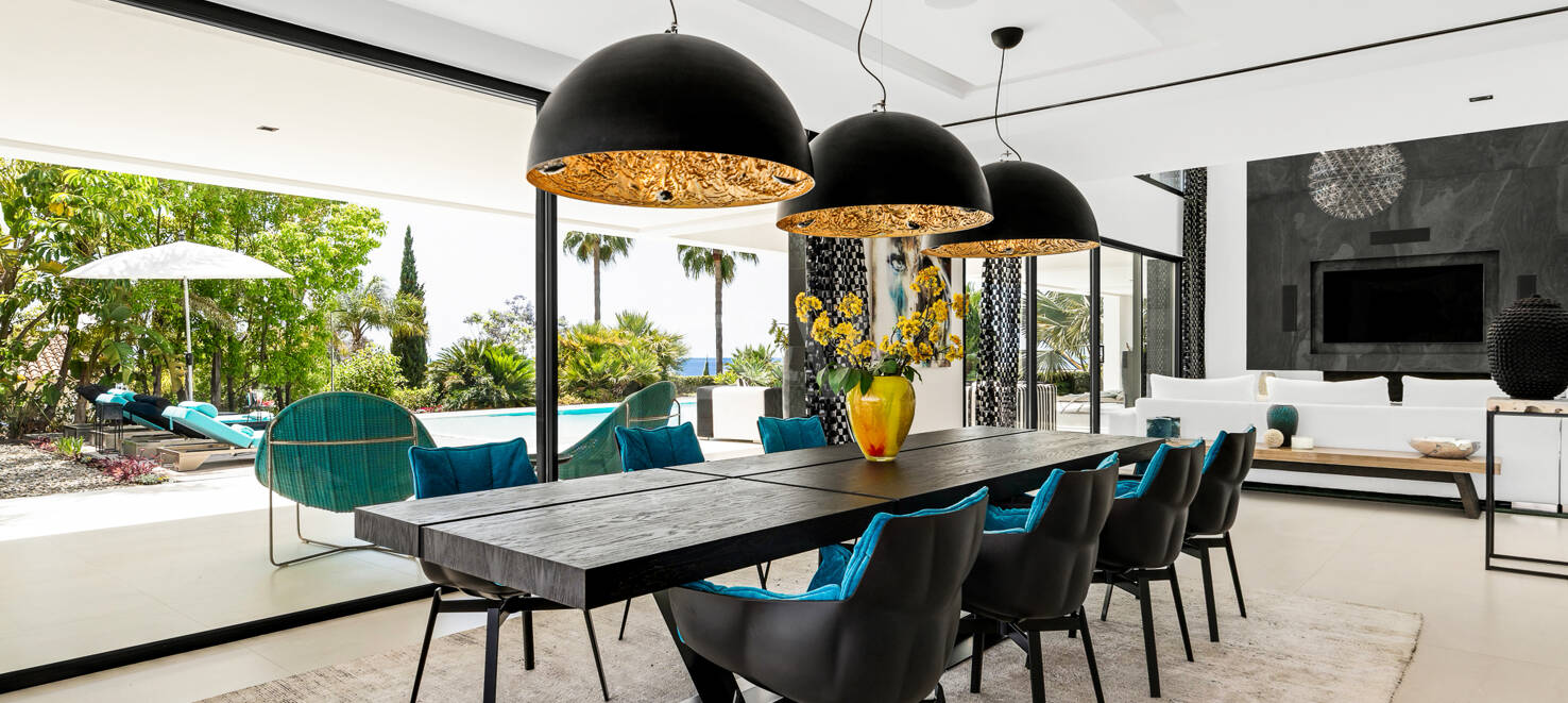 Espectacular villa de nueva contrucción con vistas al mar y al golf