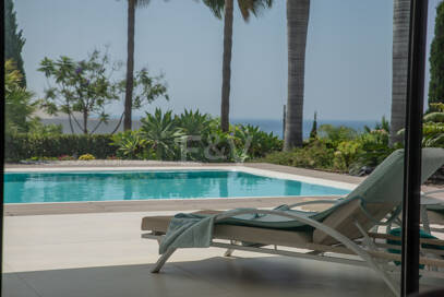 Spektakuläre neue Villa mit Meer- und Golfblick