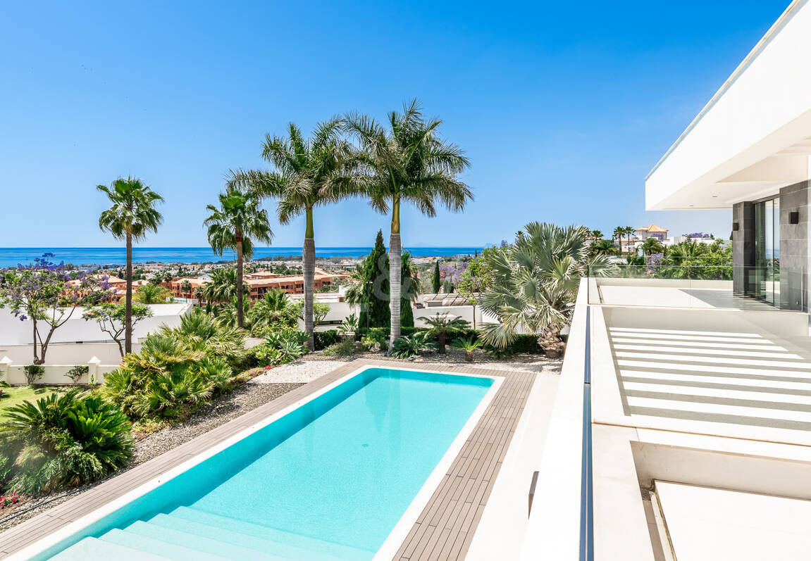 Spektakuläre neue Villa mit Meer- und Golfblick