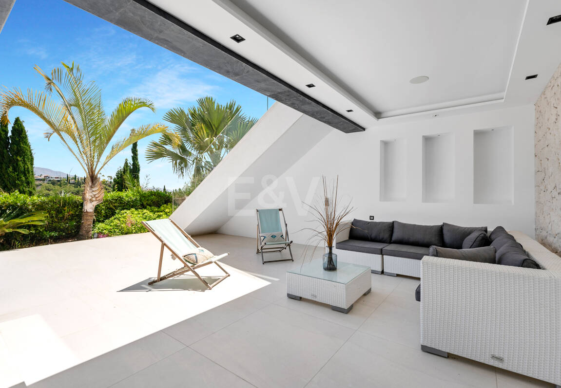 Spektakuläre neue Villa mit Meer- und Golfblick