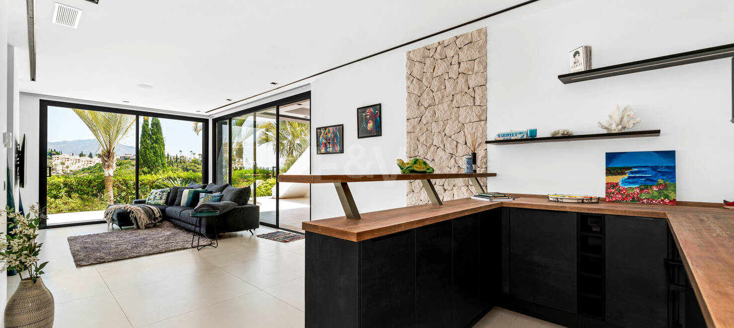 Espectacular villa de nueva contrucción con vistas al mar y al golf