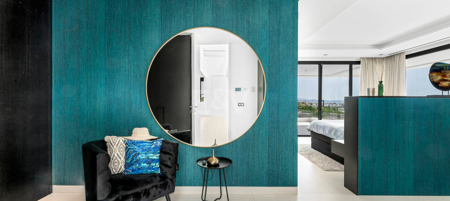 Espectacular villa de nueva contrucción con vistas al mar y al golf