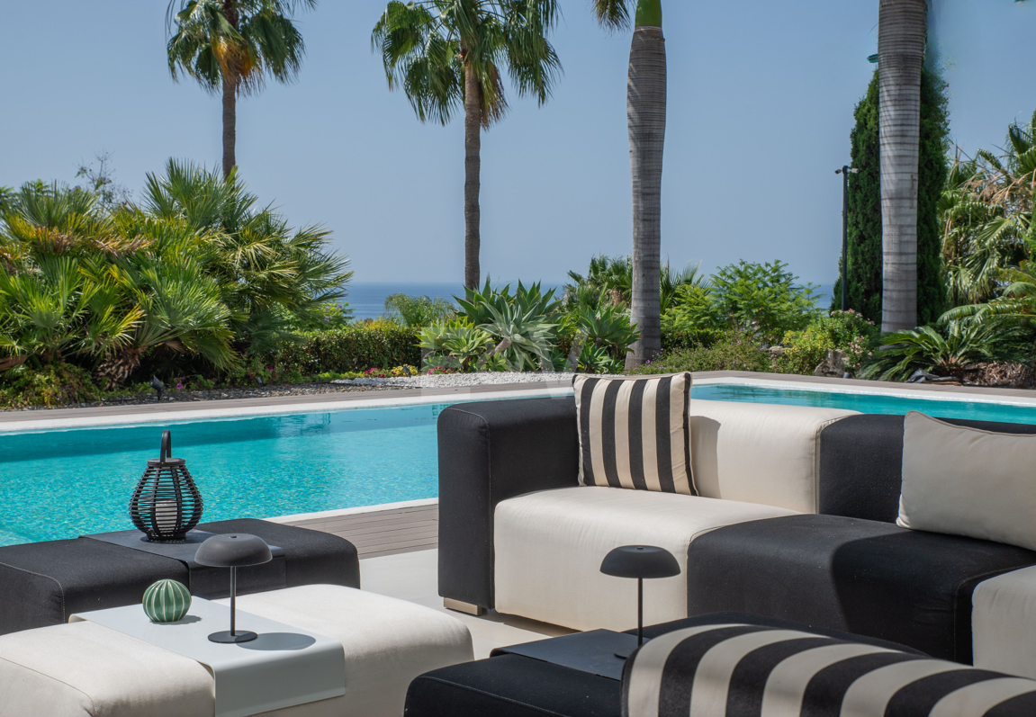 Spektakuläre neue Villa mit Meer- und Golfblick