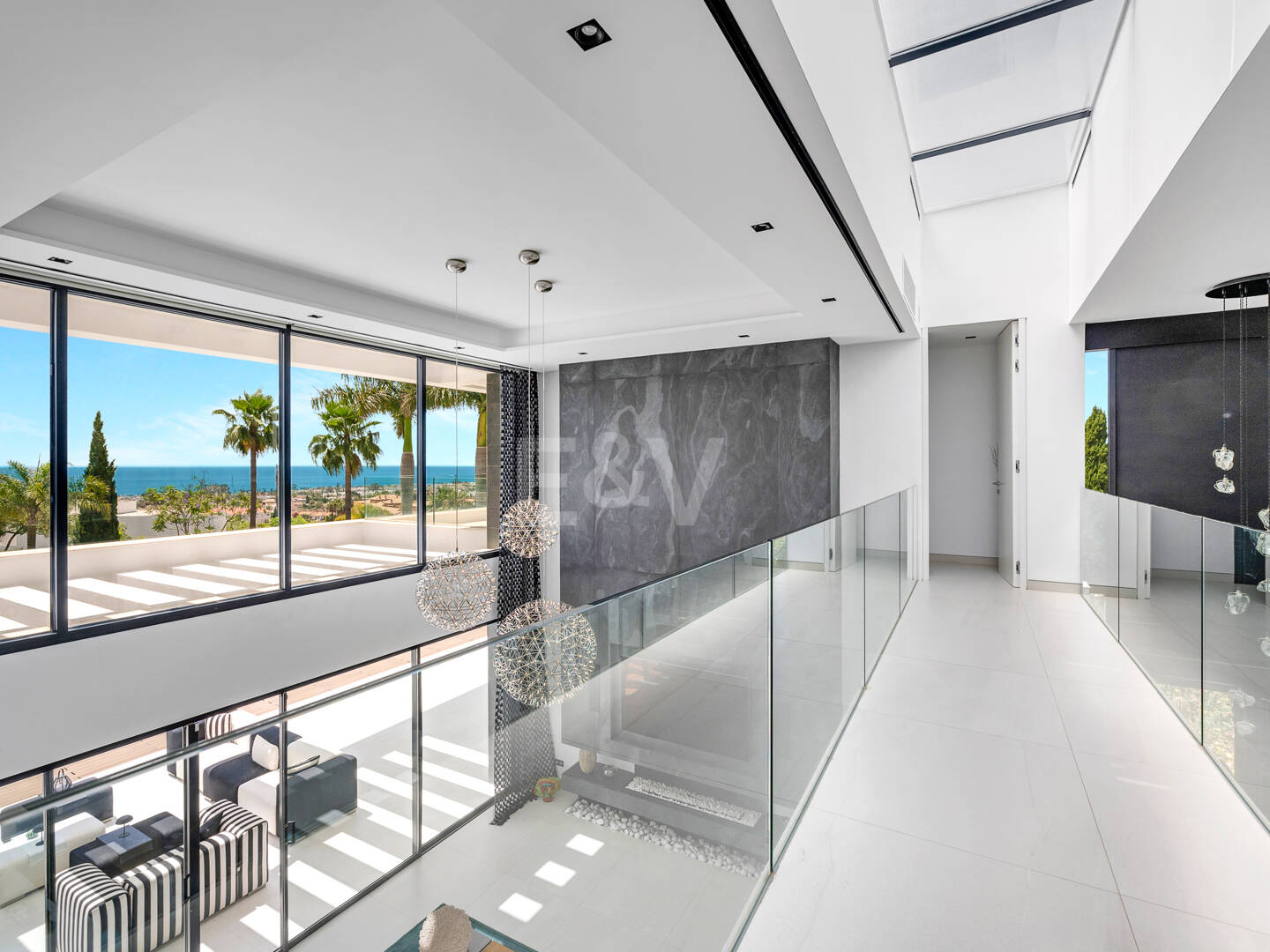 Spektakuläre neue Villa mit Meer- und Golfblick