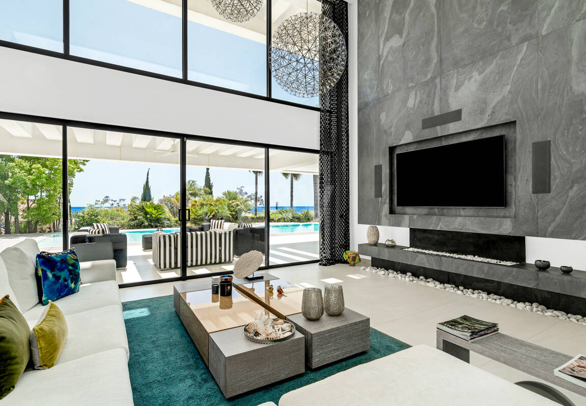 Spektakuläre neue Villa mit Meer- und Golfblick