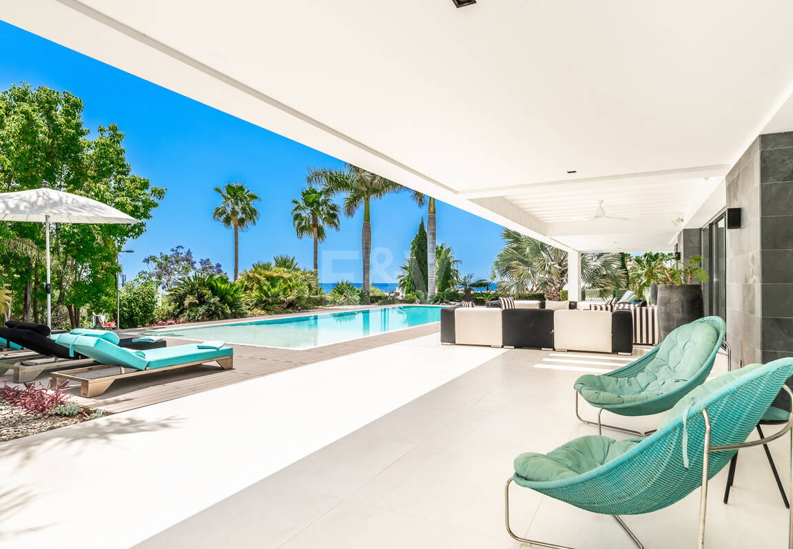 Spektakuläre neue Villa mit Meer- und Golfblick